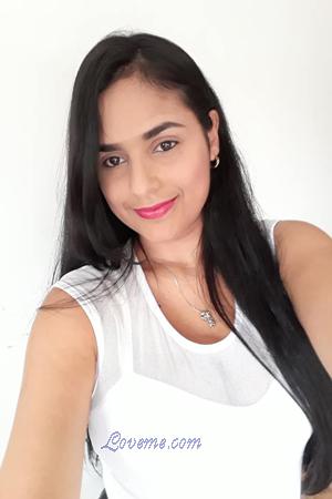 182796 - Laura Age: 32 - Colombia