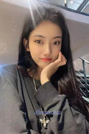 202583 - Jiayi Age: 21 - China