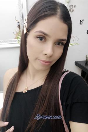 205223 - Daniela Age: 27 - Colombia